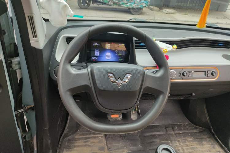 Used Wuling Hongguang MINIEV 2022 Zizai Version Lithium Iron Phosphate Steering Wheel