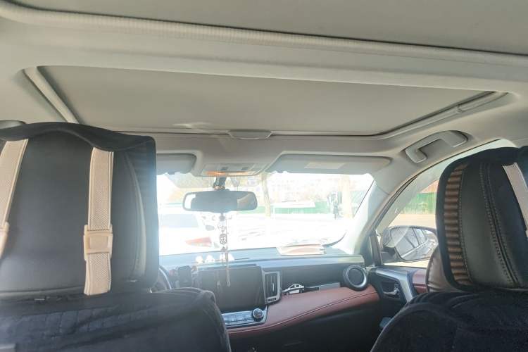 Used Toyota RAV4 2013 2.5L Automatic 4x4 Luxury Edition Headliner