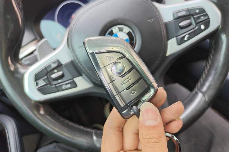 Used BMW 5 Series 2019 530i M Sport Package Vehicle Key