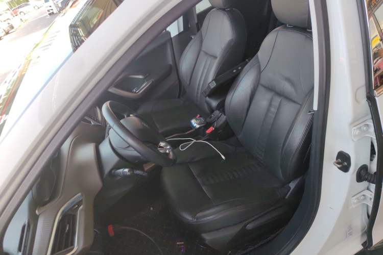 Used Peugeot 2008 2014 1.6L Automatic Navigation Edition Left Front Seat