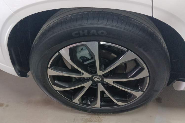 Used CHANGAN UNI-Z New Energy 2024 Blue Whale Smart Electric iDD 125km Beyond Edition Right Rear Wheel Hub