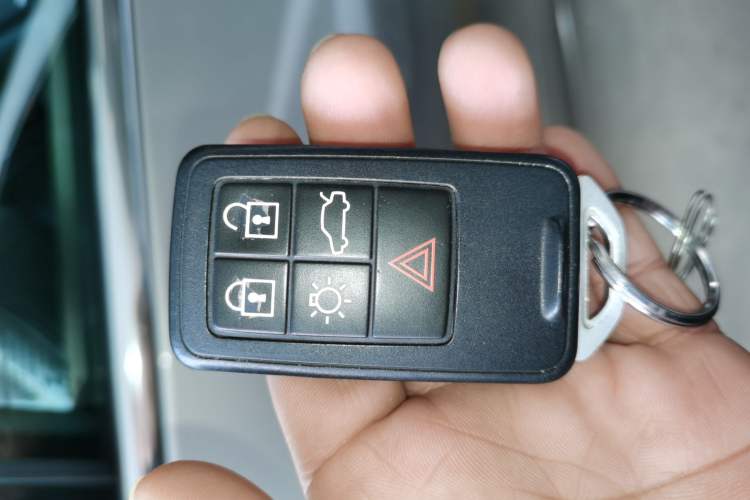 Used Volvo V60 2015 T5 Zhiyi Edition
