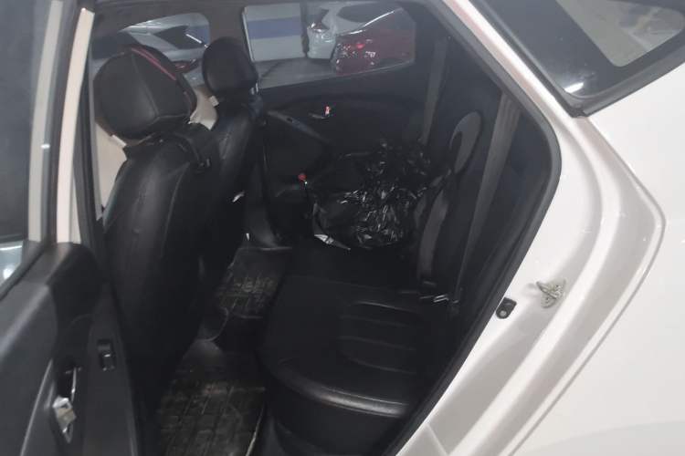 Used Hyundai ix35 2013 2.4L Automatic Two-Wheel Drive Leading GLX China V Standard Left Rear Seat