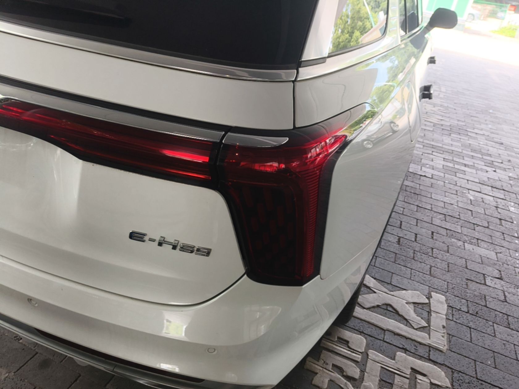 Hongqi E-HS9 2022 660 km Range Flagway Edition Six Seats — снимка 9