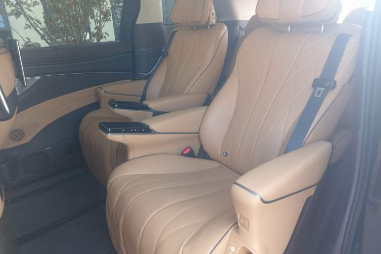 Used Denza D9 2024 DM-i 980 Four-Wheel Drive Flagship Model