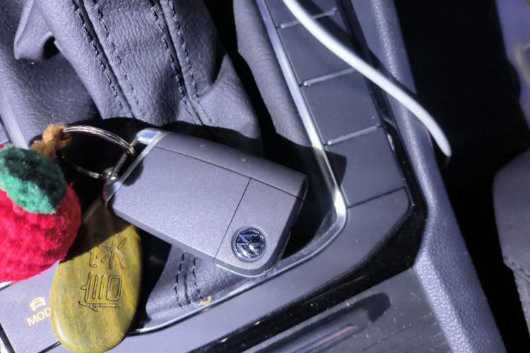 Used Volkswagen Sagitar 2022 280TSI DSG Flyover Edition Vehicle Key