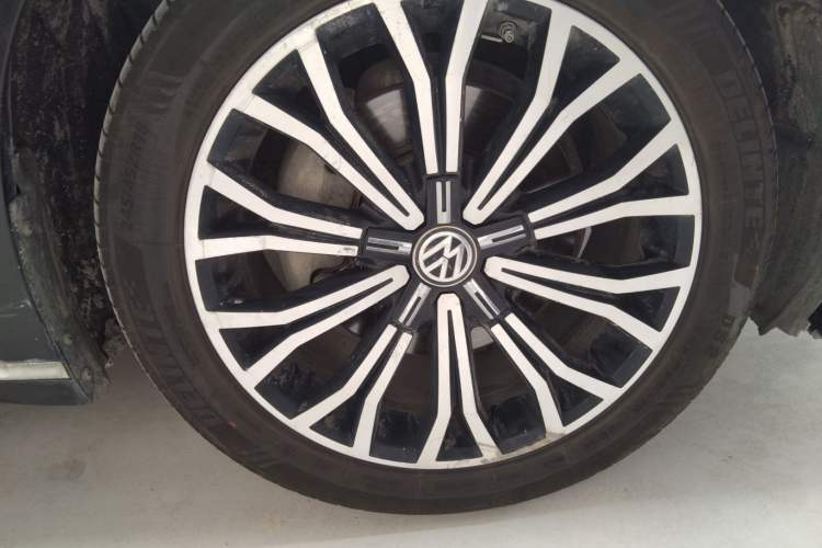 Used Volkswagen Phideon 2016 380TSI Two-Wheel-Drive Luxury Edition
