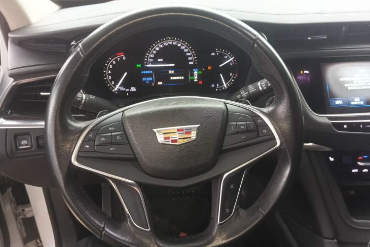 Used Cadillac XT5 2016 28T Four-Wheel Drive Luxury Model Steering Wheel