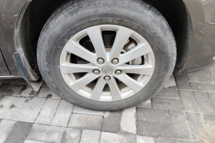 Used Buick GL8 2017 25S Luxury Version China V Standard Right Front Wheel Hub