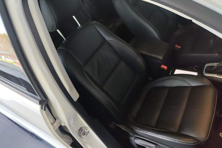 Used Volkswagen Tiguan L 2017 300TSI Automatic Two-Wheel Drive Silk Road Comfort Edition