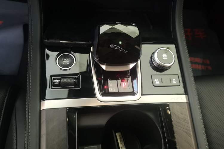 Used Jaguar XFL 2021 XFL 2.0T P250 Two-Wheel-Drive Luxury Deluxe Edition
