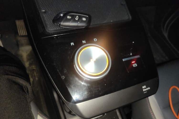 Used MG 4 EV 2023 415 km Range Sea-Faring Champion Edition Gear Lever