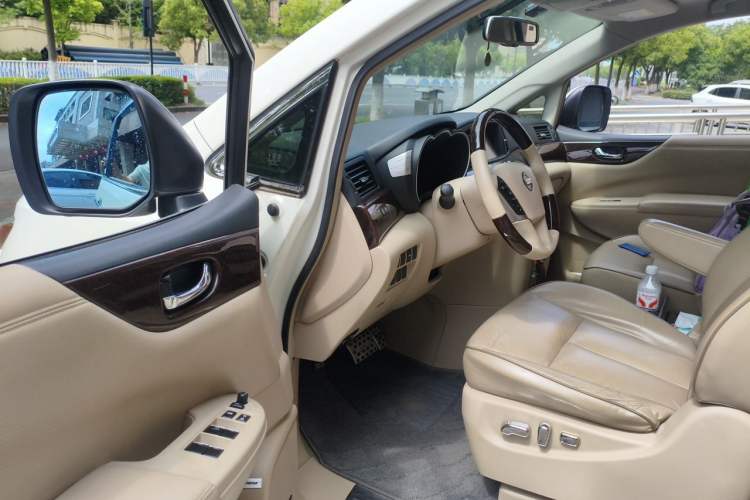 Used Nissan Quest 2015 3.5L SL
