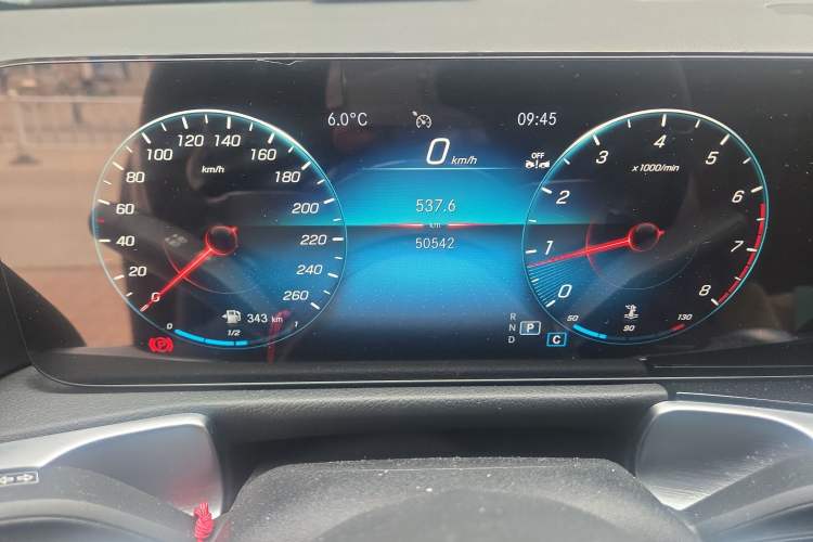 Used Mercedes-Benz GLB 2022 Second Facelift GLB 200 Dynamic Edition Odometer Close Up