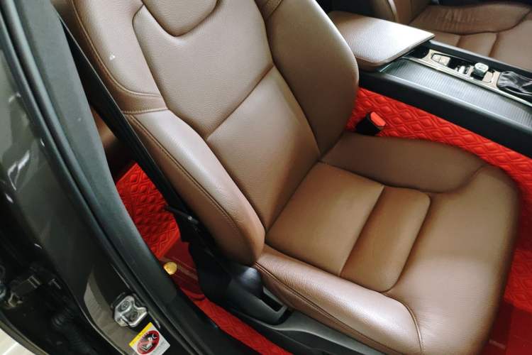 Used Volvo XC60 2021 T5 4x4 Smart Luxury Edition