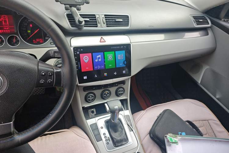 Used Volkswagen Magotan 2011 1.4 TSI Elite Edition Audio And AC Panel