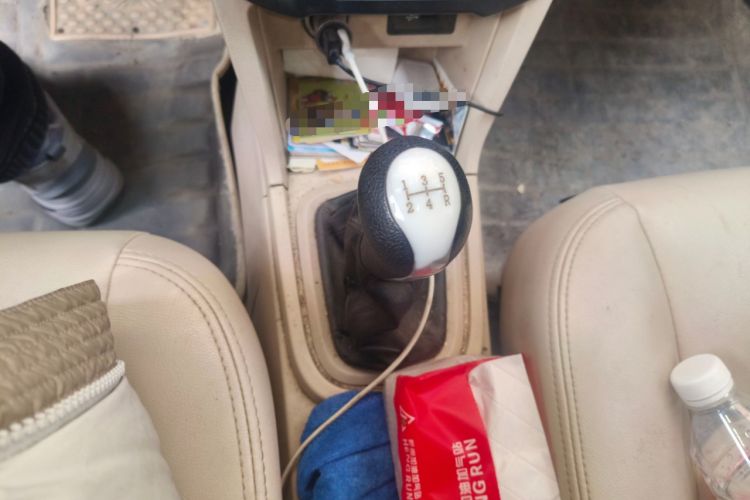Used Chery Fengyun 2 2013 Hatchback 1.5L Manual Ruiyi Edition Gear Lever