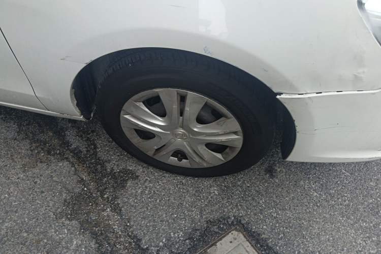 Used Dongfeng Aeolus S30 2014 1.5L Manual Gratitude Edition Right Front Wheel Hub