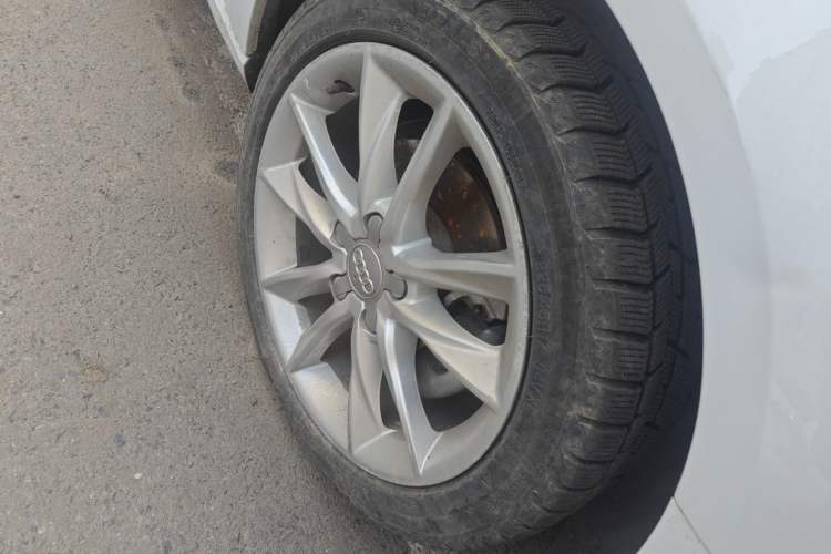 Used Audi A3 2018 30th Anniversary Edition Sportback 35 TFSI Ambition Model Right Front Wheel Hub