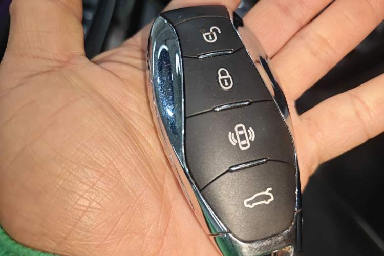 Used Hongqi H6 2023 2.0T ZhiZhen Edition Vehicle Key