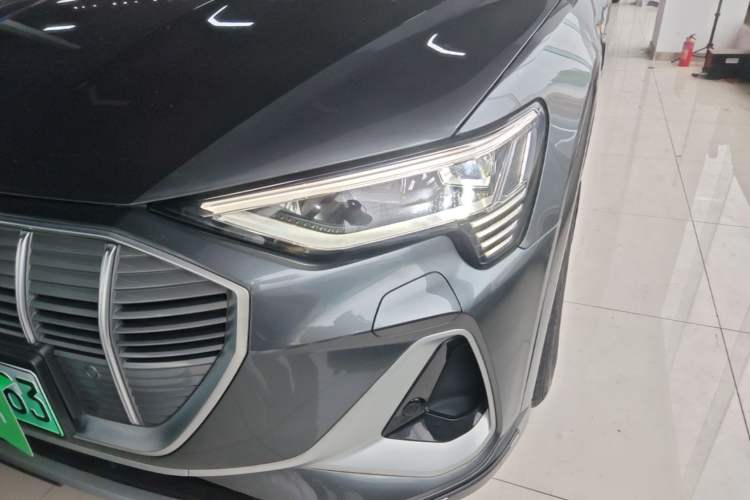 Used Audi e-tron 2021 50 quattro Luxury Edition Left Front Headlight