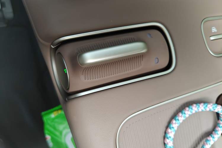 Used Nio ES8 2024 75 kWh Gear Lever