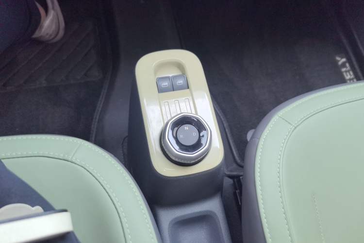 Used Geely Galaxy Panda 2024 200km Panda Rider