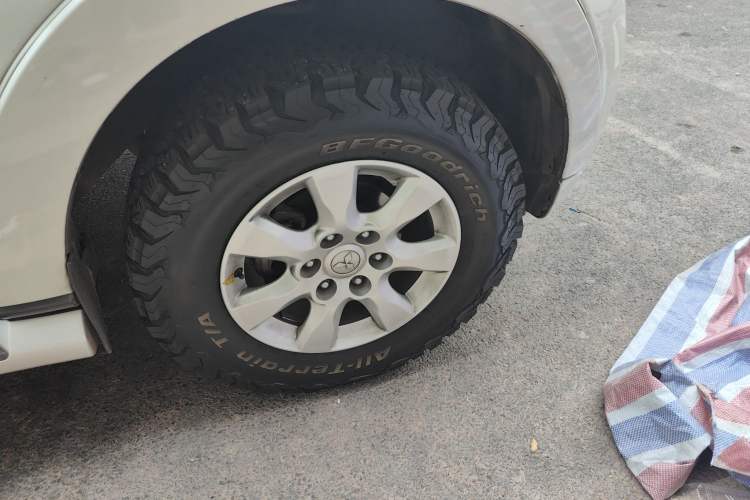 Used Mitsubishi Pajero 2015 3.0L Automatic Luxury Version China IV Standard Right Front Wheel Hub