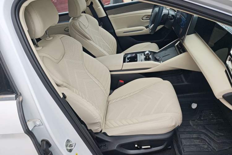 Used BYD Qin L 2024 DM-i 120KM Excellence Model Right Front Seat