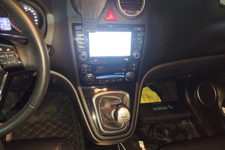 Used Haval H6 2015 Upgraded Model 1.5T Manual Two-Wheel Drive Elite Version
