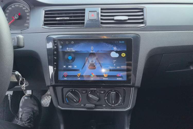 Used Volkswagen Santana 2021 1.5L Manual Fashion Edition Audio And AC Panel