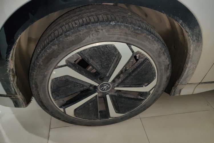 Used BYD Song L EV 2025 Intelligent Driving Version 662 km LiDAR Excellence Edition
