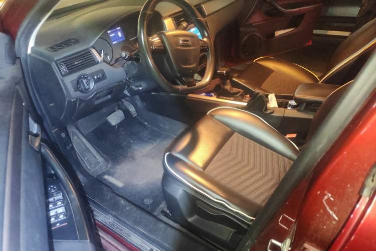 Used Qoros 3 2014 Hatchback 1.6L Automatic Zhiyue Model Driver Seat