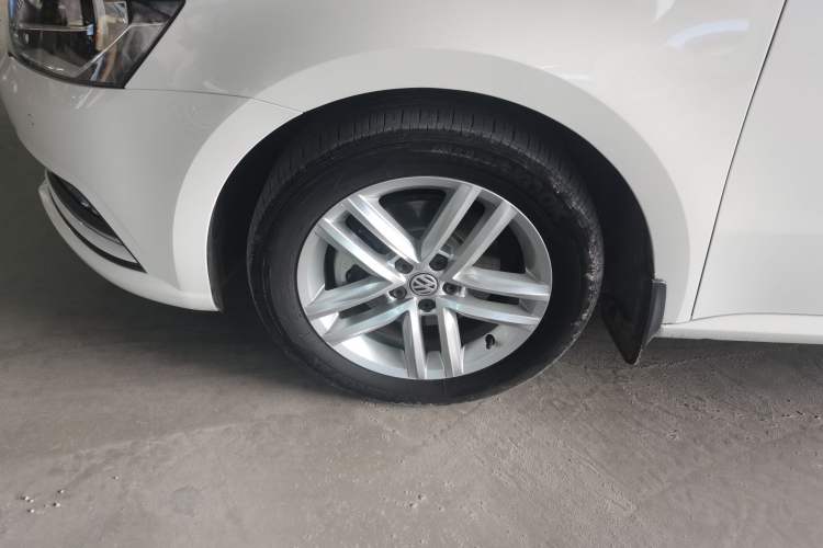 Used Volkswagen Gran Lavida 2017 180TSI DSG Comfort Edition Left Front Wheel Hub