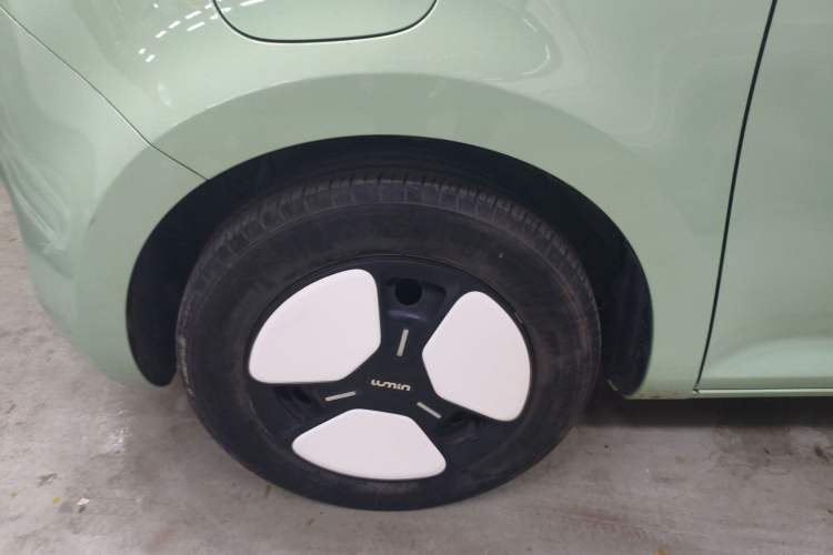 Used CHANGAN NEVO Lumin 2022 155 km – Refreshingly Sweet Edition Left Front Wheel Hub