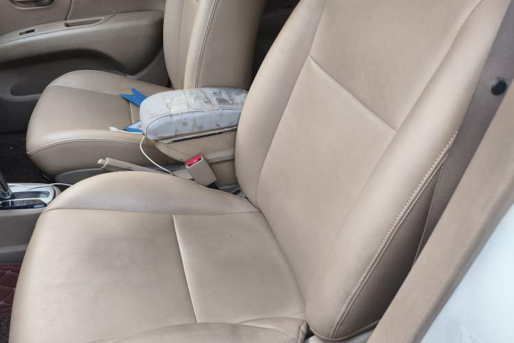 Used Nissan Livina 2015 1.6XE CVT Comfort Edition Left Front Seat