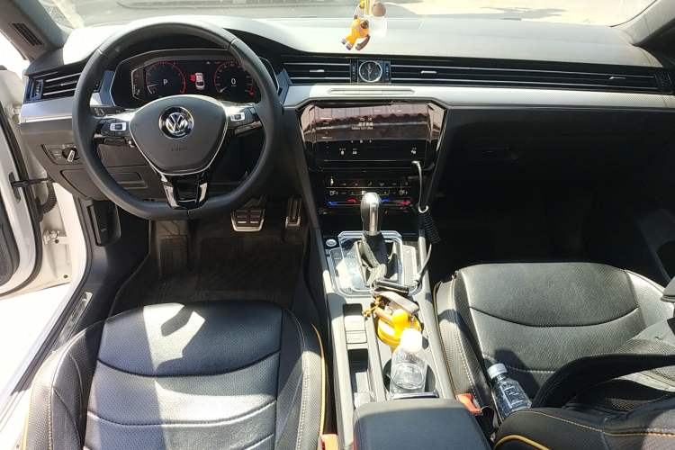 Used Volkswagen FAW-Volkswagen CC 2020 330TSI Glamour Edition China VI Standard Center Console