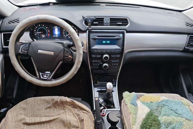 Used Haval H2 2017 Red-Label 1.5T Manual Two-Wheel Drive Comfort Model