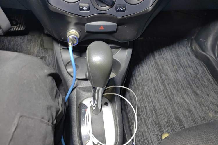 Used Nissan Livina 2013 1.6XE CVT Comfort Edition Gear Lever