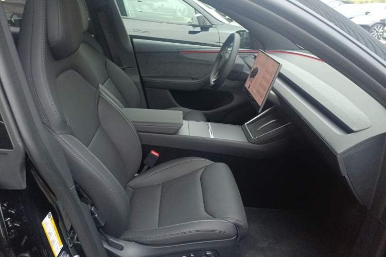 Used Tesla Model Y L 2025 Model Long-Range All-Wheel-Drive Version