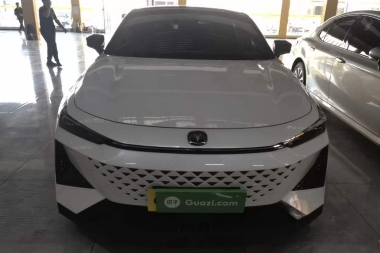 Used CHANGAN UNI-V 2024 1.5T Prestige Edition
