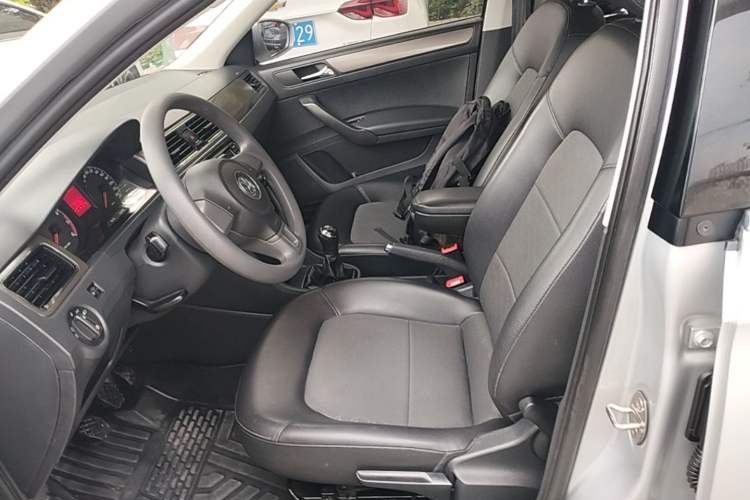 Used Volkswagen Santana 2015 1.4L Manual Comfort Edition