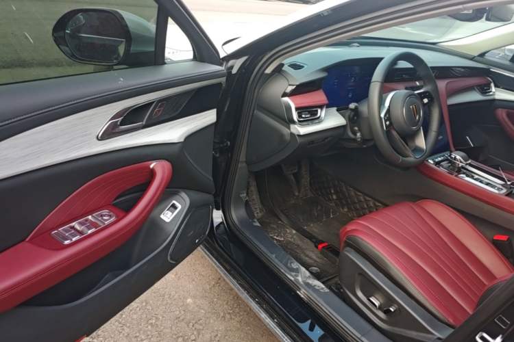 Used Hongqi H5 2025 2.0T Automatic Flag Edition – 500 000 Units Commemorative Version