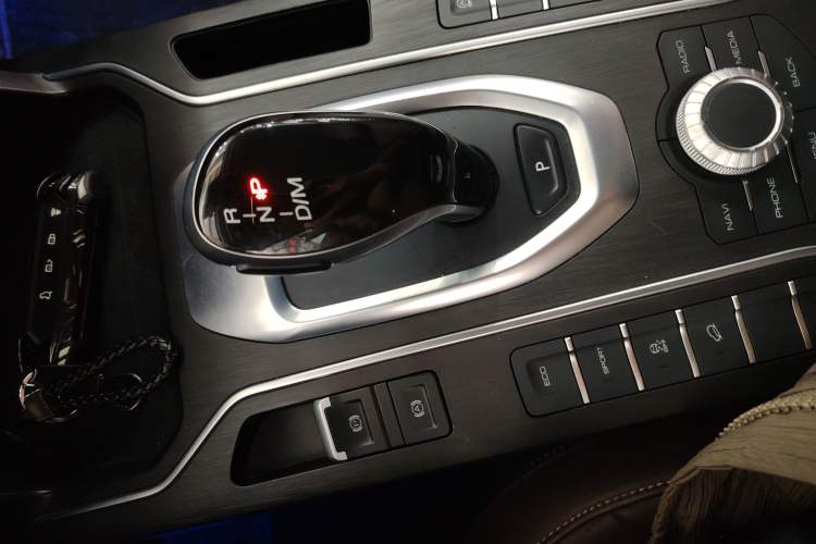 Used Wey VV6 2021 2.0T Two-Wheel Drive Smart Protection+
