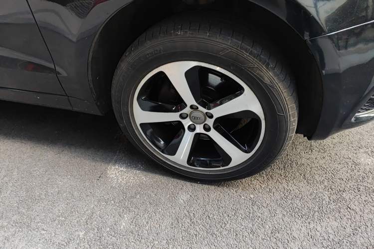 Used Audi Q5 2010 2.0TFSI Off-Road Version
