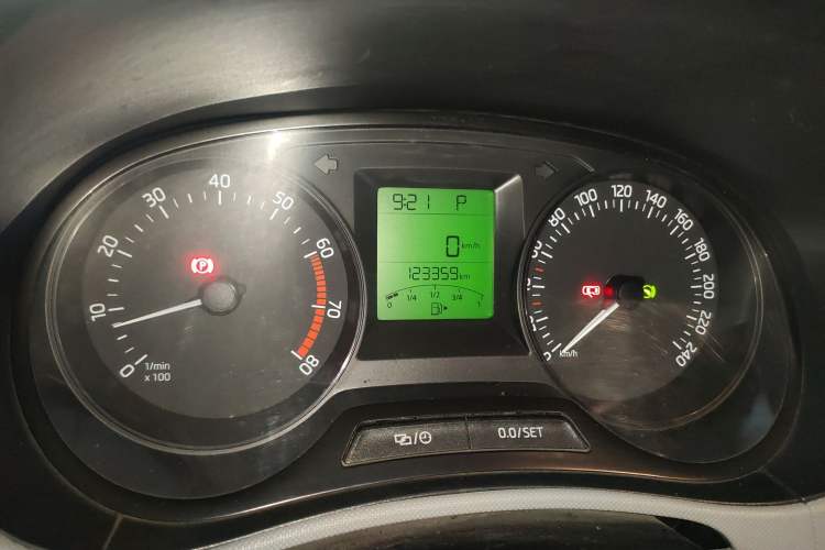 Used Skoda Fabia 2016 1.4L Automatic Car Enjoy Edition
