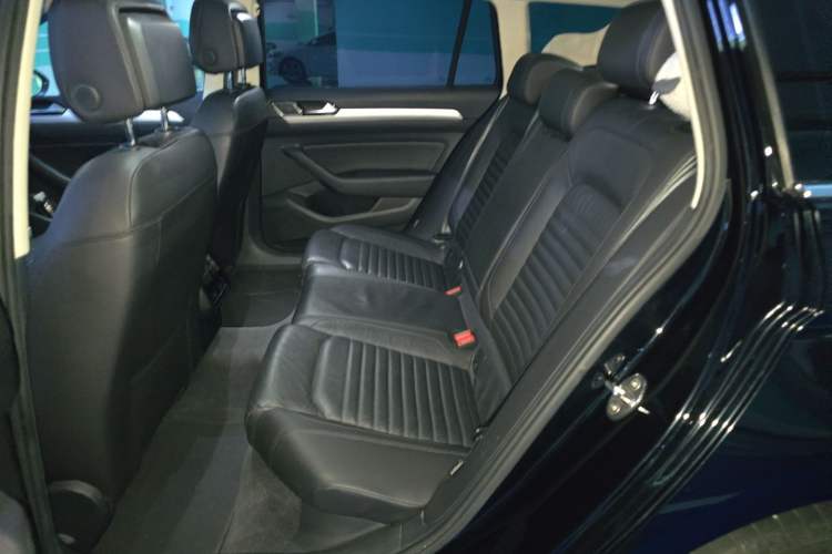 Used Volkswagen Variant 2018 380TSI Two-Wheel Drive Comfort Edition