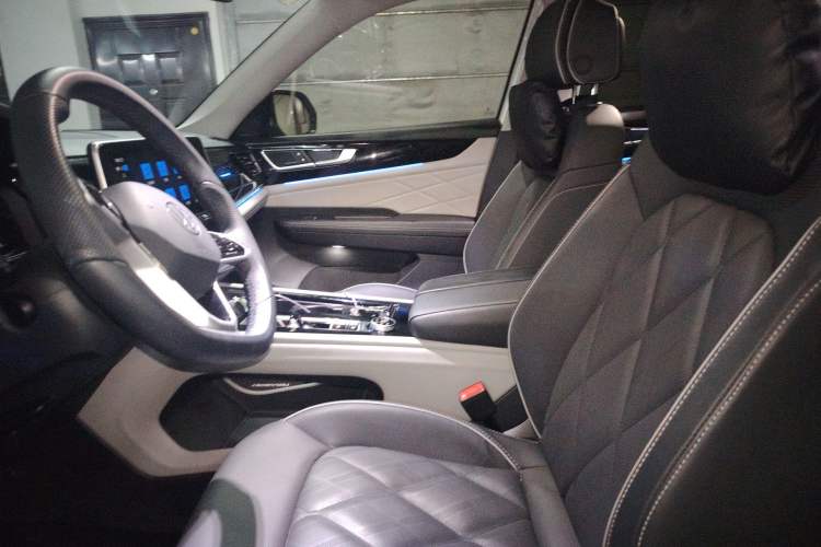 Used Volkswagen Teramont 2023 380TSI Four-Wheel Drive Prestige Flagship Edition Left Front Seat