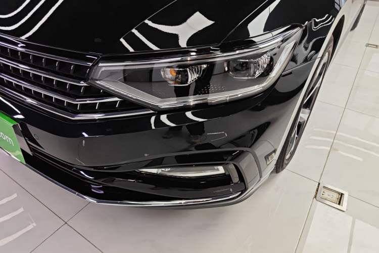 Used Volkswagen Magotan 2023 2 Million Units Commemorative Edition 330TSI DSG Luxury Version
