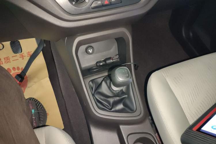 Used Wuling Hongguang V 2021 1.5L Enjoyment Edition LAR Gear Lever